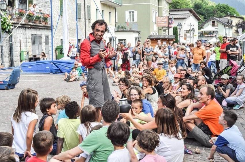 ARRIVA IL PER VIA BUSKERS FESTIVAL